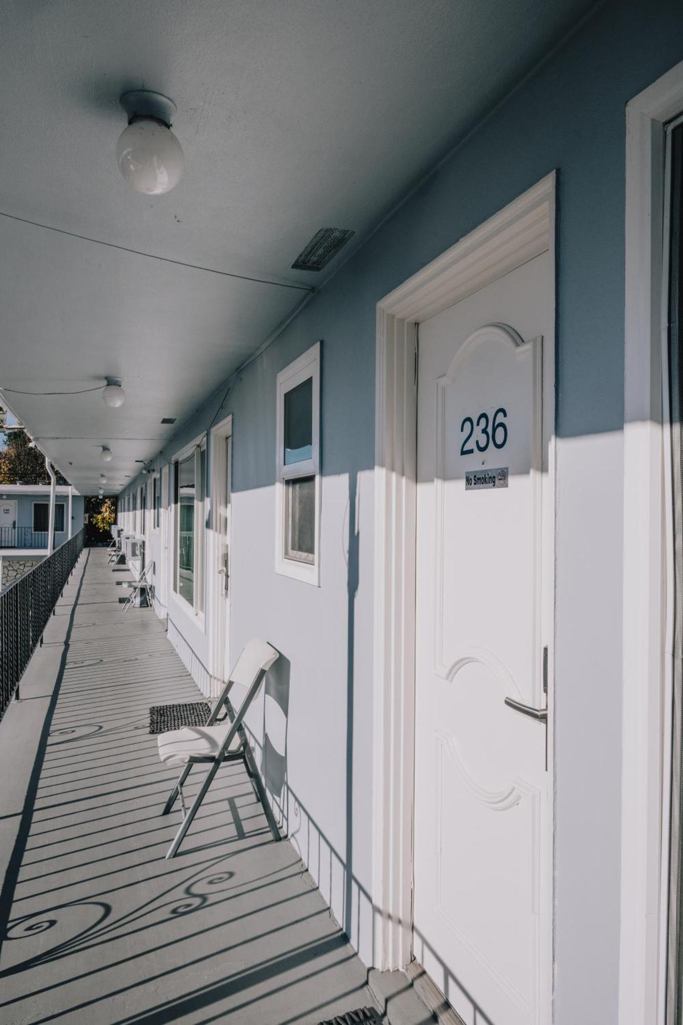 La Hacienda Motel Seattle Exterior photo