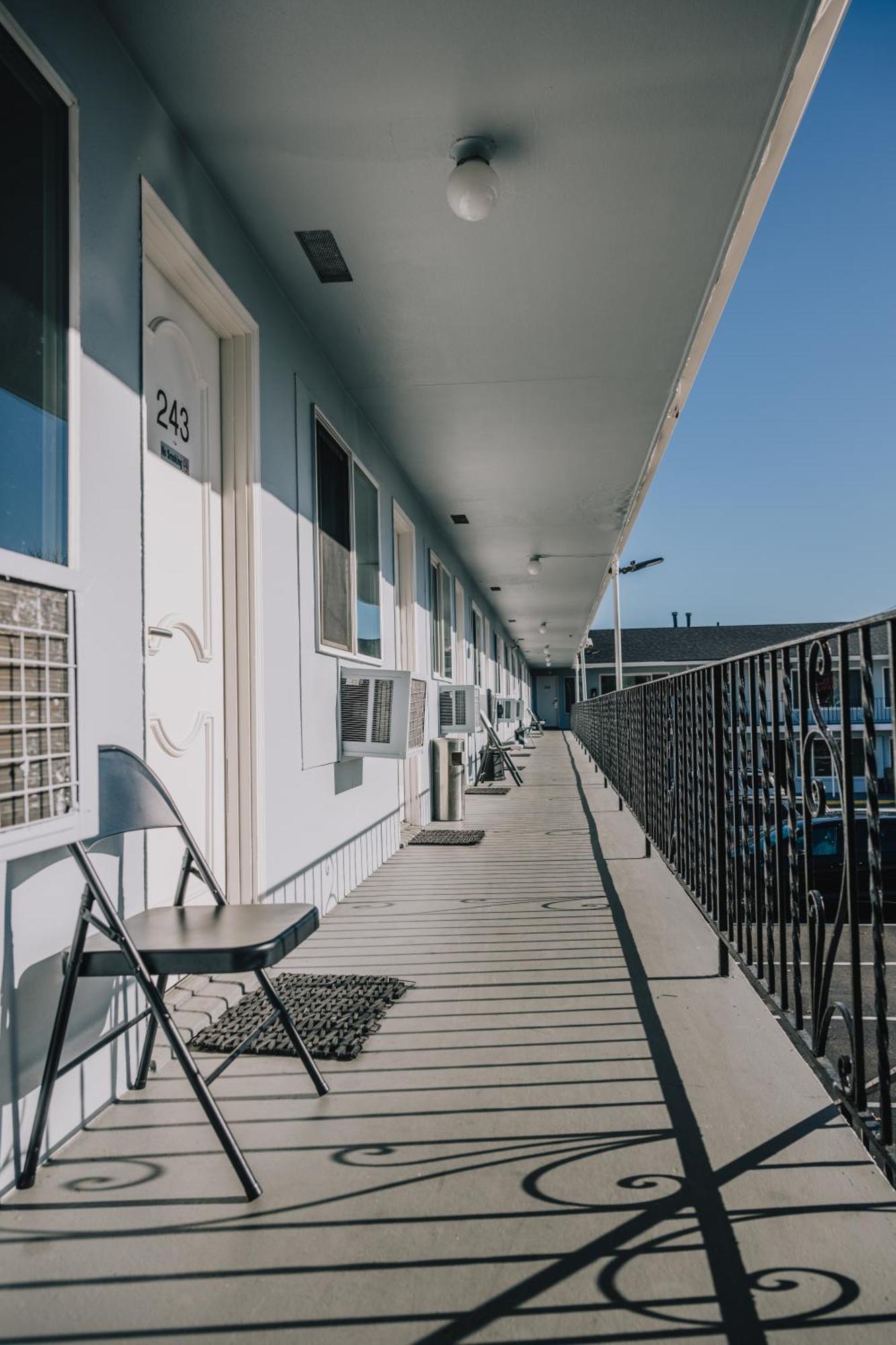 La Hacienda Motel Seattle Exterior photo