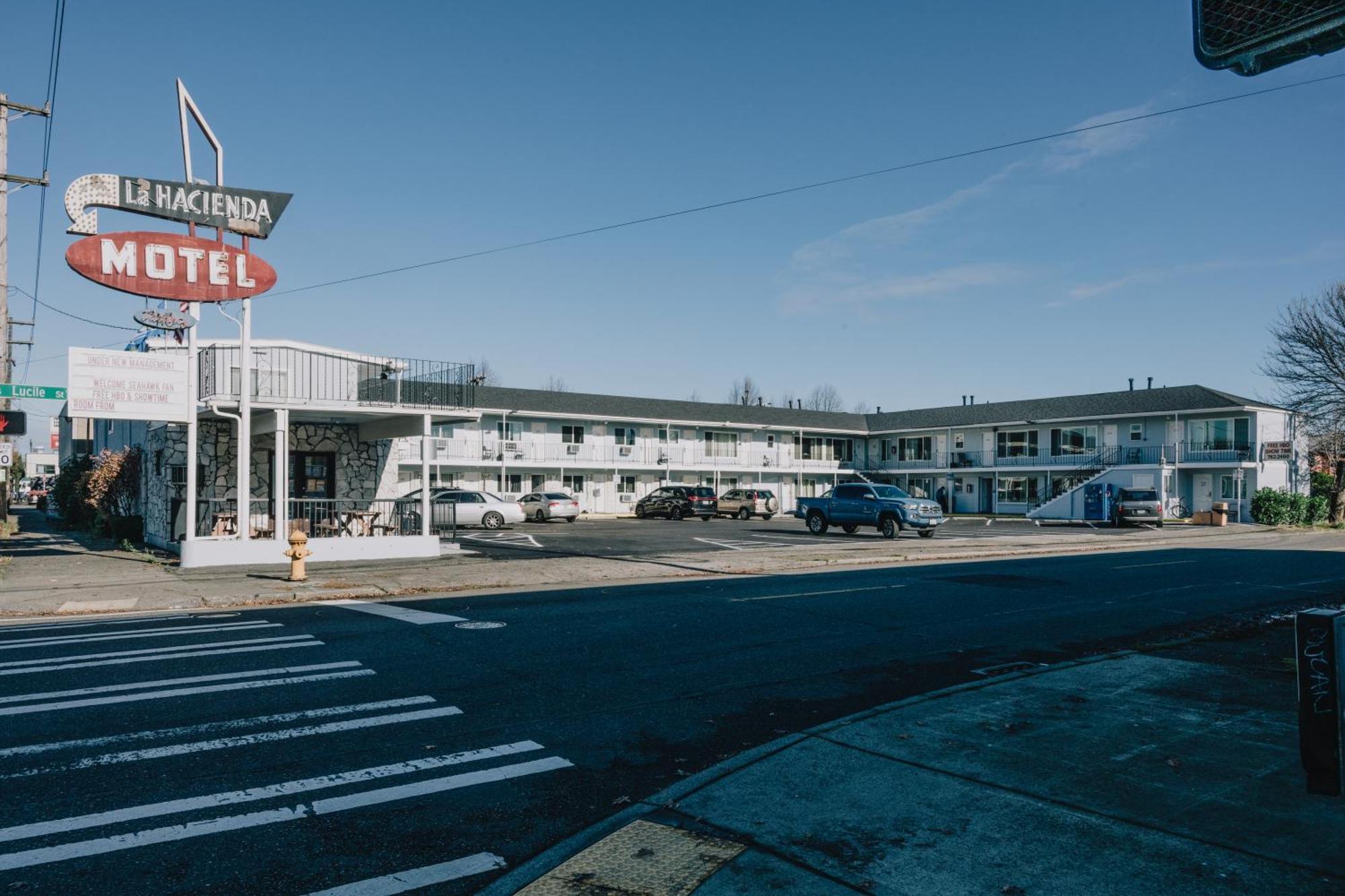 La Hacienda Motel Seattle Exterior photo